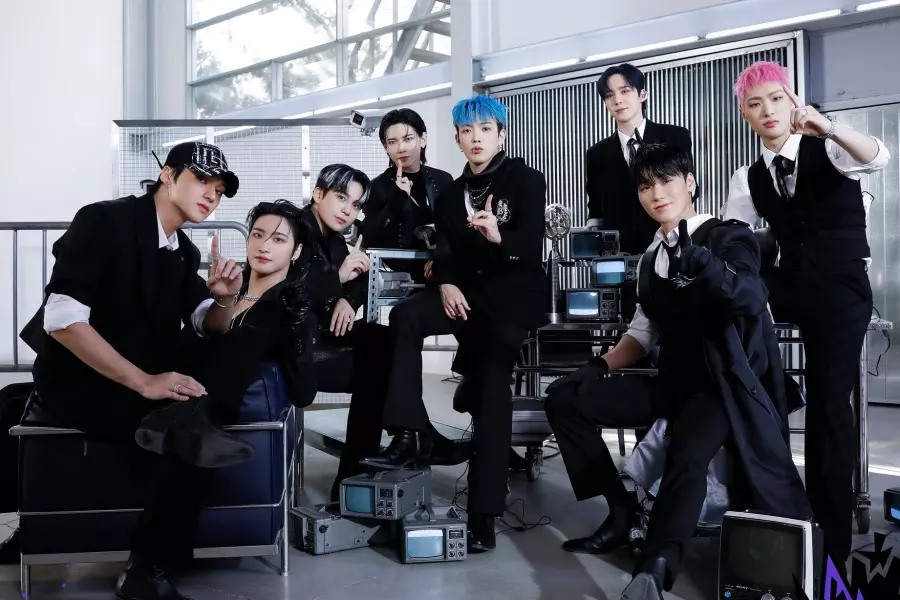 ATEEZ Makes History: "THE WORLD EP.2: OUTLAW" Spends 3 Consecutive Weeks on Billboard 200