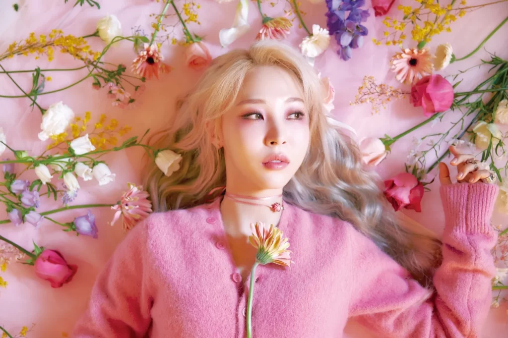 Moon Byul of MAMAMOO Unveils Exciting Tracklist for Debut Album 'Starlit of Muse'