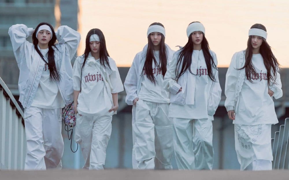 NewJeans' Tokyo Dome Fan Meeting: A Throwback to 90s Hip-Hop Style