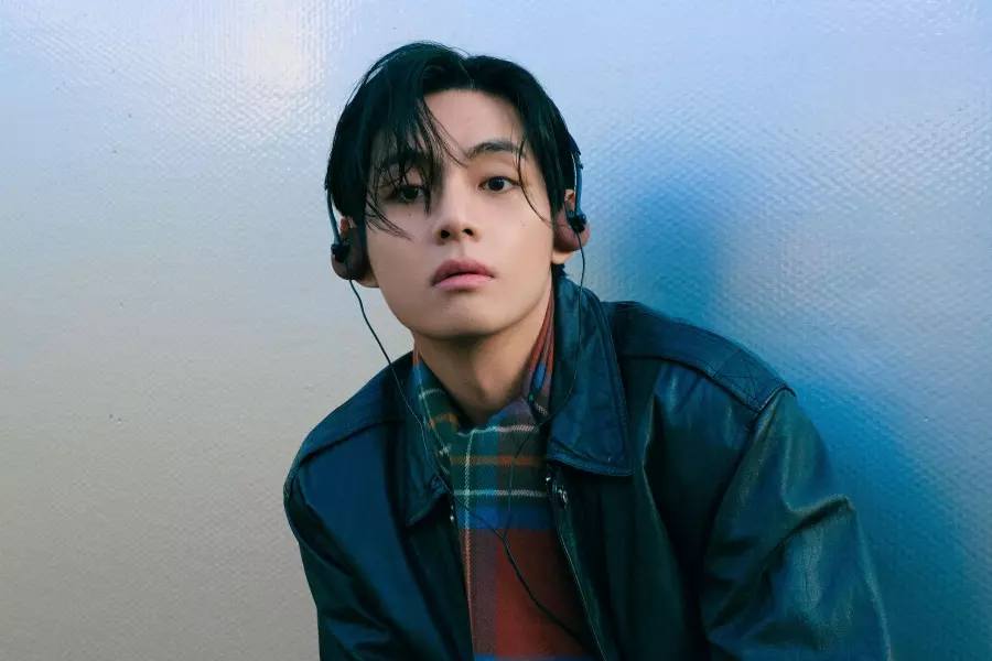 V's 'FRI(END)S' Soars High on Spotify's Global Chart